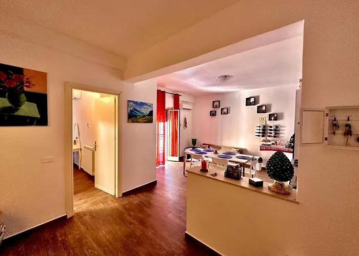 Friends\' Home-Downtown Nearby